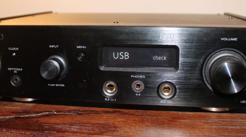 TEAC UD-505 Desktop Dual monaural USB DAC/headphone amplifier 